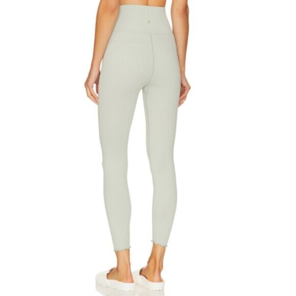 Spiritual Gangster Love Sculpt Seamless 7/8 Ruffle Legging - M/L - Picture 3 of 12